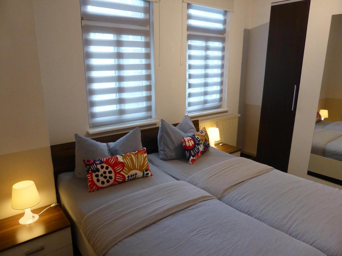 Ferienwohnung Friedrich Schiller, 2 Schlafzimmer, Balkon,Kostenloses Wifi, Naehe Zentrum, イェーナ エクステリア 写真