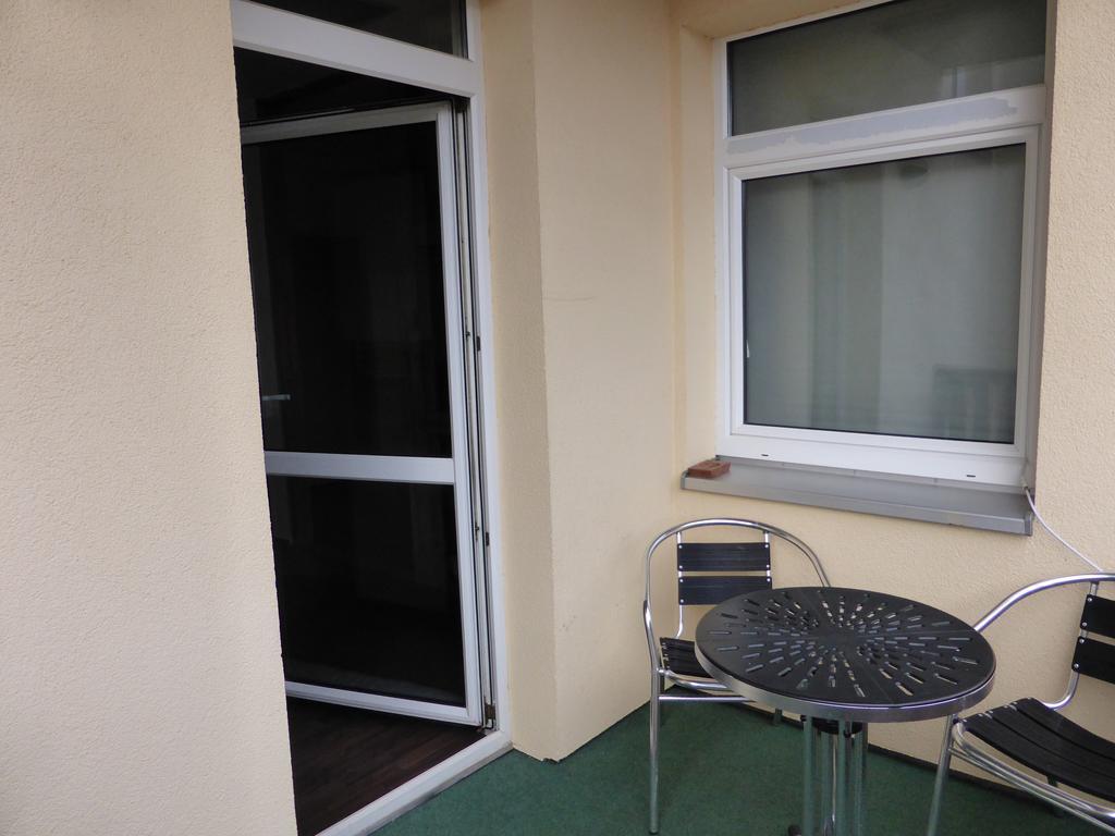 Ferienwohnung Friedrich Schiller, 2 Schlafzimmer, Balkon,Kostenloses Wifi, Naehe Zentrum, イェーナ エクステリア 写真